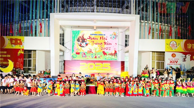 Phường Uông Bí tưng bừng "Đêm hội Trăng rằm 2025"