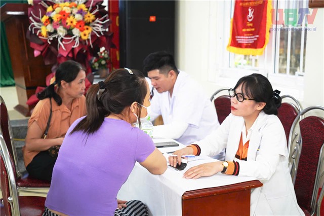 Công đoàn phường Uông Bí tổ chức khám sức khỏe miễn phí cho đoàn viên công đoàn