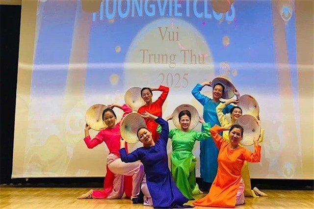 Tết Trung Thu ấm áp của cộng đồng người Việt Nam tại Áo