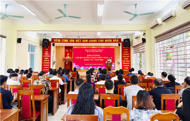 Khai giảng lớp bồi dưỡng nhận thức về Đảng khóa 7 năm 2025
