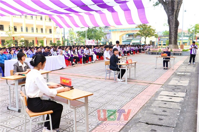 Đoàn thanh niên phường Uông Bí: Tuyên truyền pháp luật về ATGT tại thông qua hình thức phiên tòa giả định 