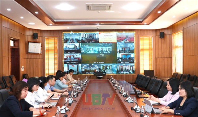 Phường Uông Bí tham gia tập huấn sử dụng ứng dụng "Phòng họp không giấy”