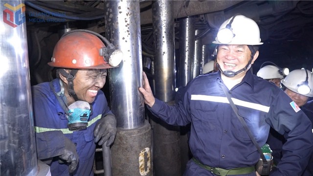 Thợ mỏ vào guồng sản xuất cuối năm