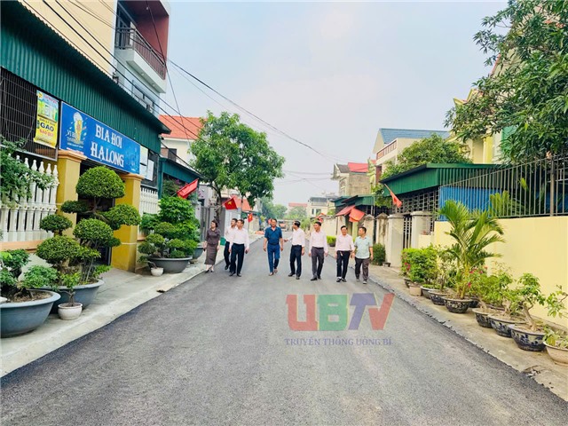 Người dân phấn khởi trước diện mạo mới của tuyến đường ngõ 82, phố Phú Thanh