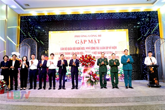 Phường Uông Bí gặp mặt kỷ niệm 81 năm ngày thành lập QĐND Việt Nam và 36 năm ngày Quốc phòng toàn dân 