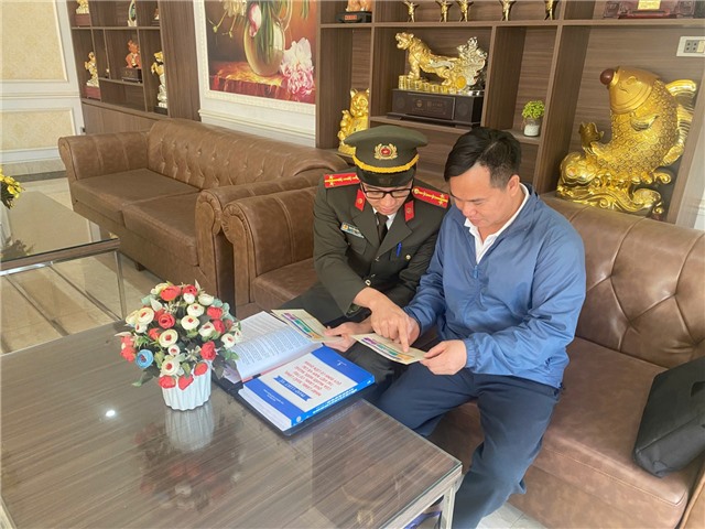 Công an phường Uông Bí đẩy mạnh tuyên truyền phòng, chống xuất, nhập cảnh trái phép