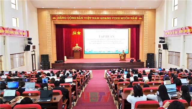 Phường Uông Bí tập huấn ứng dụng AI trong dạy học và quản lý giáo dục