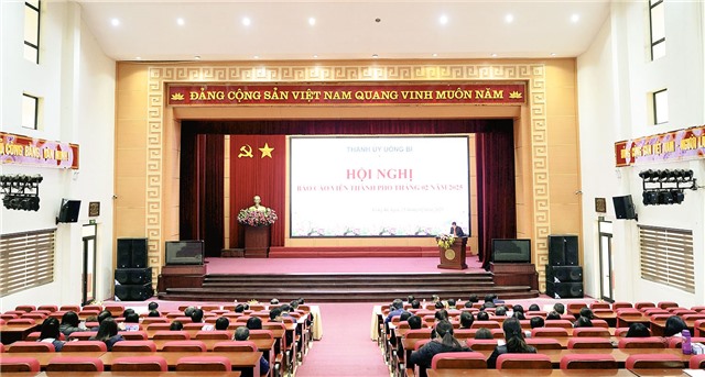 Hội nghị báo cáo viên thành phố tháng 2/2025