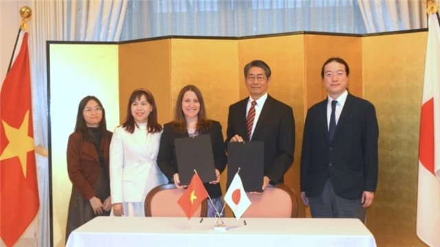 Nhật Bản viện trợ hơn 630.000 USD hỗ trợ rà phá bom mìn và xây dựng phòng học tại Việt Nam