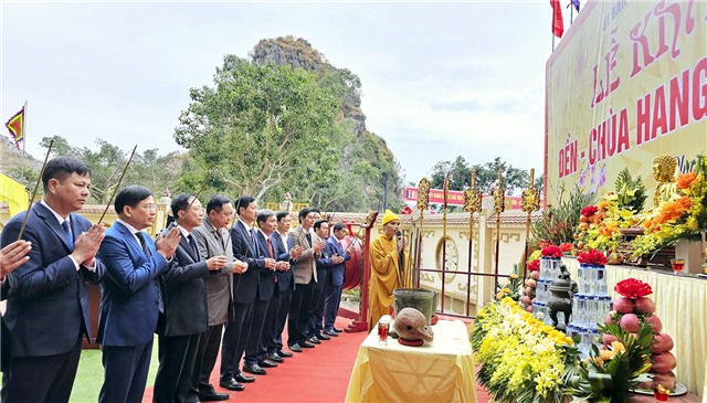Khai hội đền, chùa Hang Son năm 2025
