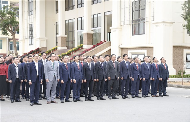 Trang nghiêm Lễ chào cờ đầu năm mới 2025