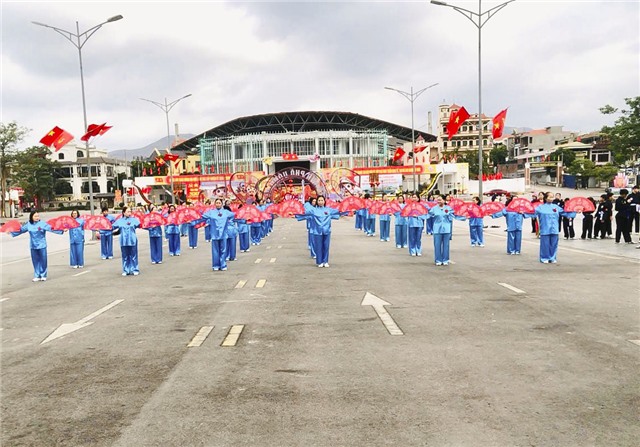 Câu lạc bộ Võ thuật cổ truyền thành phố gặp mặt, biểu diễn võ thuật đầu Xuân Ất Tỵ 2025