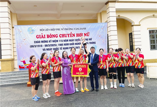 Giải bóng chuyền hơi nữ phường Vàng Danh