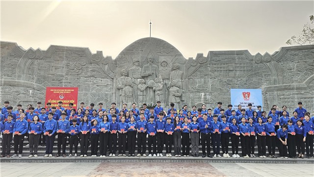 Lễ công nhận đoàn viên - Lớp đoàn viên kỷ niệm 94 năm ngày thành lập Đoàn TNCS Hồ Chí Minh