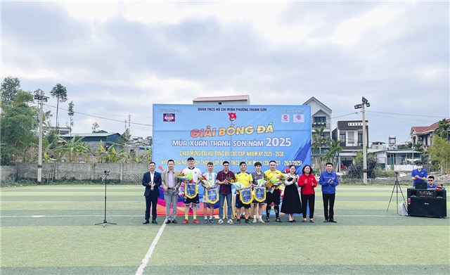 Khai mạc giải bóng đá mùa xuân Thanh Sơn năm 2025