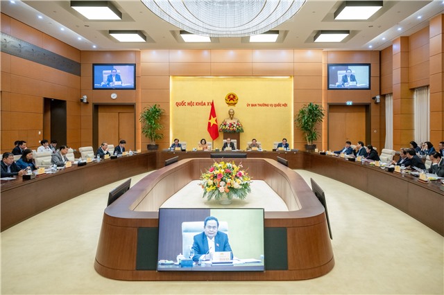 Khẩn trương nghiên cứu sửa đổi, bổ sung một số điều của Hiến pháp về tổ chức bộ máy