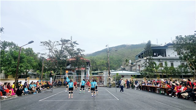 Hội LHPN phường Vàng Danh tổ chức Giải bóng chuyền kỷ niệm ngày Quốc tế phụ nữ 