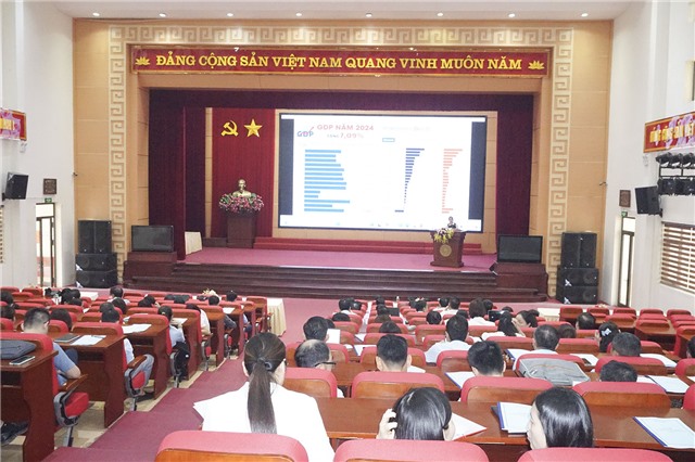 Khai giảng Lớp bồi dưỡng lý luận chính trị và nghiệp vụ công tác Tuyên giáo và Dân vận năm 2025