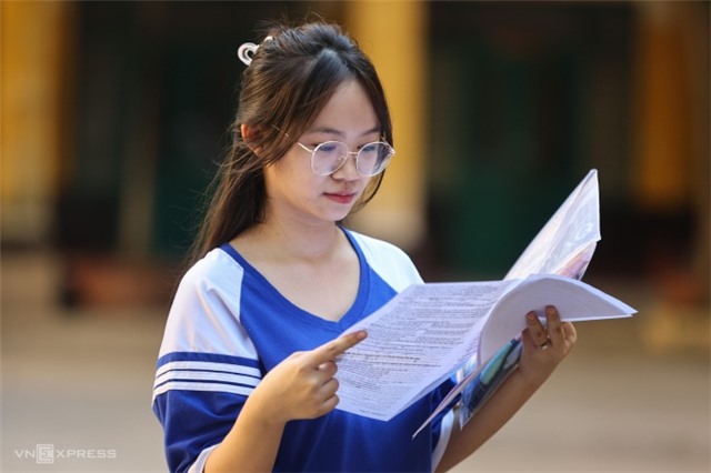 Thí sinh tập đăng ký thi tốt nghiệp THPT từ hôm nay