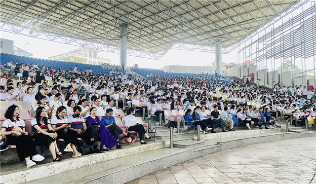 Hơn 2.000 học sinh tham gia Ngày hội tuyển sinh và hướng nghiệp cho học sinh lớp 9