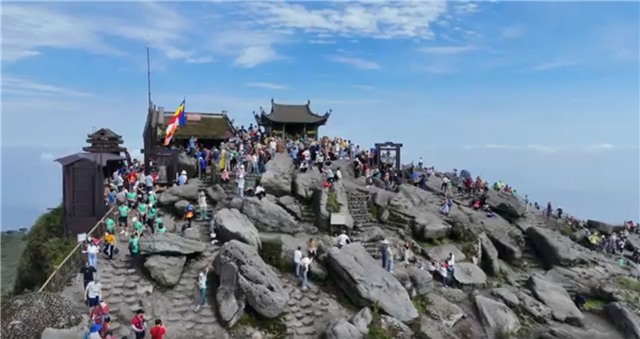 “Chạm đỉnh Phù Vân” – Hành trình cảm xúc của hơn 2.000 vận động viên tại Yên Tử