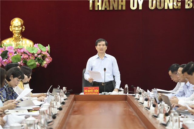 Đồng chí Phó Bí thư Tỉnh ủy Vũ Quyết Tiến làm việc với Thành ủy Uông Bí về thực hiện Nghị quyết Trung ương 11