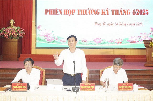 UBND thành phố họp thường kỳ tháng 4/2025