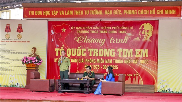 Toạ đàm giáo dục truyền thống tại Trường THCS Trần Quốc Toản