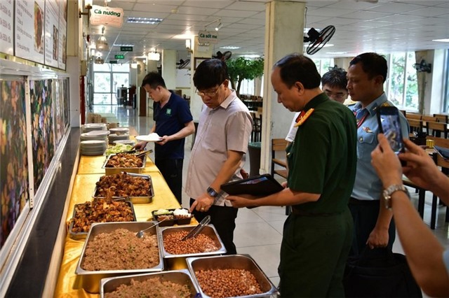 Tăng cường kiểm tra phòng ngừa ngộ độc thực phẩm tại các địa phương