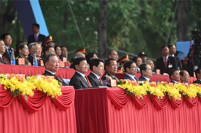 Các đồng chí lãnh đạo, nguyên lãnh đạo Đảng và Nhà nước, đại biểu đến dự Lễ kỷ niệm 50 năm Ngày Giải phóng miền nam, thống nhất đất nước