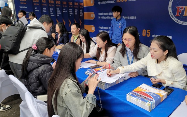 Bộ GD&ĐT yêu cầu rà soát tổ hợp xét tuyển, bảo đảm công bằng và chất lượng