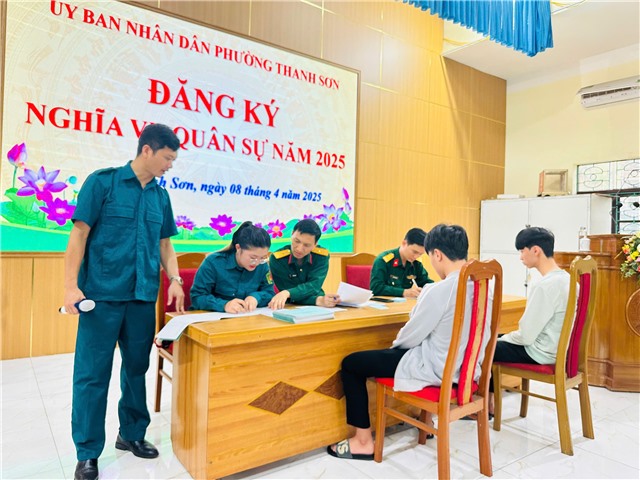 Phường Thanh Sơn tổ chức đăng ký nghĩa vụ quân sự lần đầu cho nam công dân đủ 17 tuổi