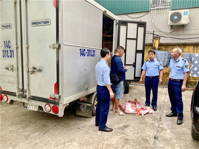 Đội QLTT số 6 phát hiện, xử lý 9 cơ sở vi phạm an toàn thực phẩm