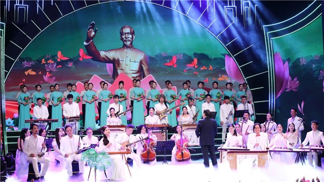 Dấu ấn của chương trình nghệ thuật đặc biệt “Quà tháng 5 dâng Người”