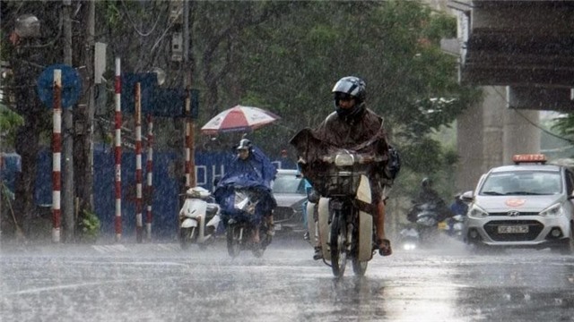 Thời tiết ngày 16/5: Mưa dông trên cả nước, Nam Bộ nắng nóng trở lại