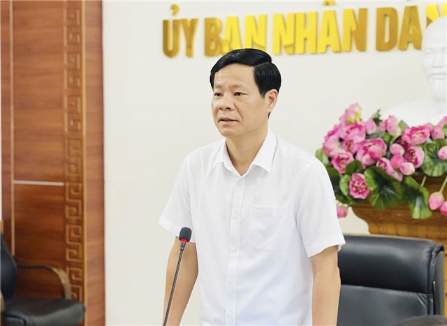 UBND thành phố họp giao ban thường kỳ