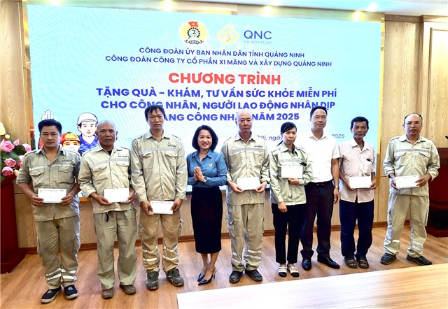 Tặng quà, khám sức khỏe miễn phí cho công nhân, người lao động Công ty Xi măng và Xây dựng Quảng Ninh 