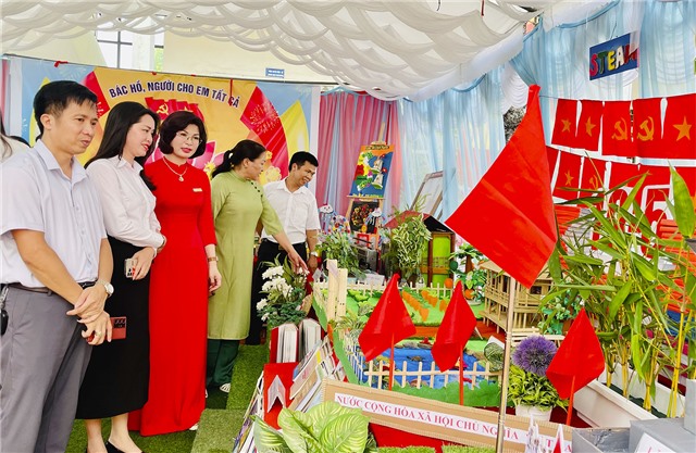 Trường Tiểu học Phương Đông B tổ chức chương trình ngoại khoá Ngày hội trải nghiệm các môn học