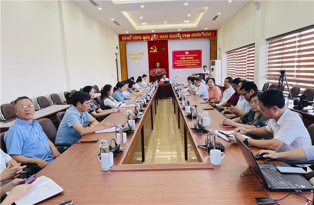 Hội nghị lấy ý kiến về dự thảo Nghị quyết sửa đổi, bổ sung một số điều của Hiến pháp nước Cộng hòa xã hội chủ nghĩa Việt Nam năm 2013