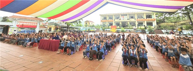 Trường Tiểu học Kim Đồng tổ chức ngoại khóa phòng tránh tai nạn, đuối nước và cháy nổ cho học sinh