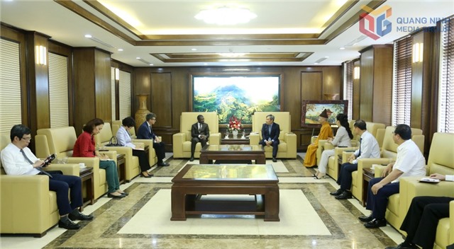 Đồng chí Bí thư Tỉnh ủy tiếp xã giao Giám đốc Trung tâm Di sản Thế giới (UNESCO)