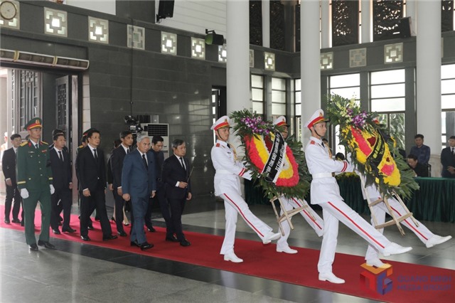 Đoàn đại biểu tỉnh Quảng Ninh viếng đồng chí Trần Đức Lương