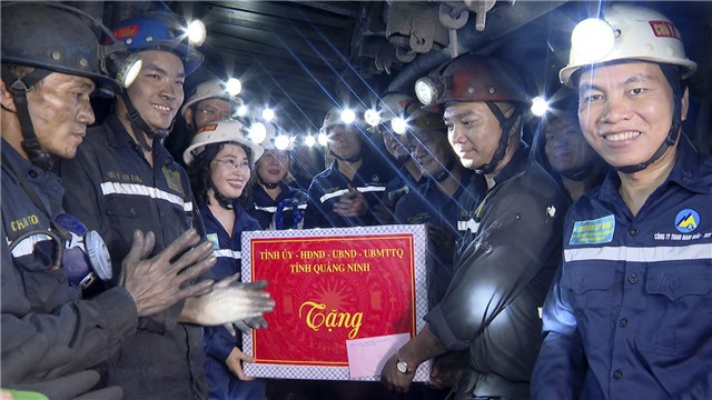 Phó Bí thư Thường trực Tỉnh ủy, Chủ tịch HĐND tỉnh, thăm công nhân, người lao động Công ty Than Nam Mẫu