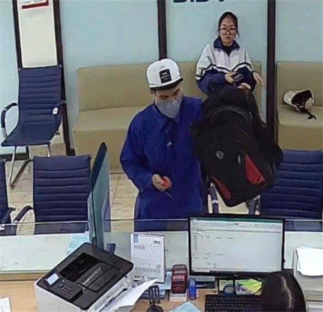 Công an tỉnh Quảng Ninh thông báo truy tìm đối tượng cướp ngân hàng