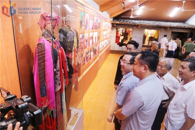 Phát huy giá trị bản sắc văn hoá các dân tộc