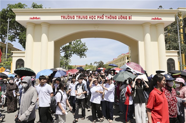 Trên 1.300 thí sinh TP Uông Bí đã hoàn thành môn thi Ngữ Văn
