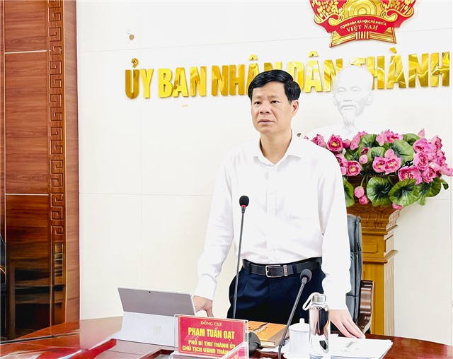 Hội nghị giao ban thường kỳ UBND thành phố 
