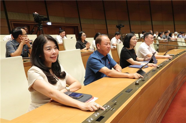 QUỐC HỘI THÔNG QUA NGHỊ QUYẾT SẮP XẾP ĐƠN VỊ HÀNH CHÍNH CẤP TỈNH