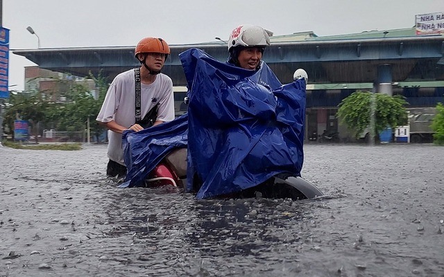 Bão số 1 tăng cấp, vùng biển Quảng Ninh - Hải Phòng có gió rất mạnh