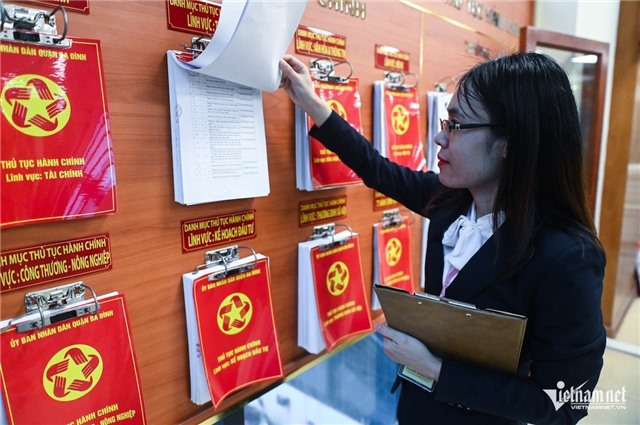 Bỏ hình thức kỷ luật giáng chức, hạ bậc lương với công chức, cán bộ